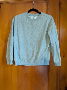just be Wonen's Heather Gray Crewneck Sweater